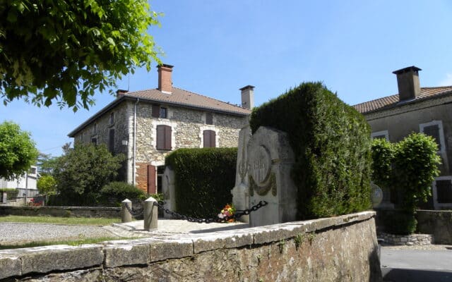 monument aux morts